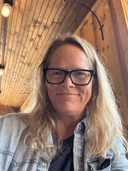 Christina Kominoth headshot